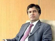 ’’چھٹیوں پر ہوں‘‘ ’’پی ایم ہائوس میٹنگ میں ہوں‘‘ 