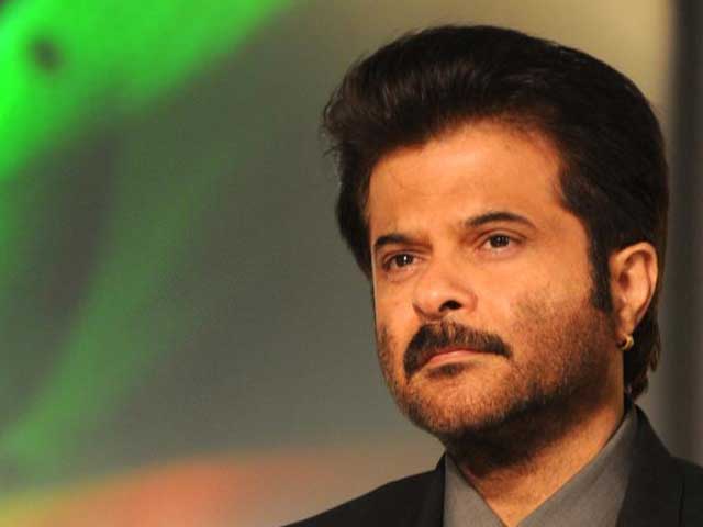 سونم کپور نے ٹوئٹر پر نانی کے ساتھ یادگار تصویر پوسٹ کرکے مداحوں کو نانی کے دنیا سے گزرجانے کی اطلاع دی، فوٹو؛ فائل