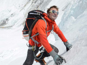 اولی اسٹیک ماؤنٹ ایورسٹ سر کرتے ہوئے ہلاک 