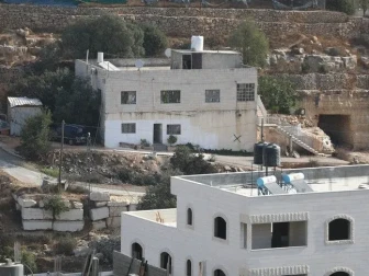 اسرائیلی فوج نے مغربی کنارے میں فلسطینی گھروں کو فوجی چوکیوں میں تبدیل کر دیا