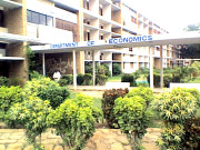 سرکاری جامعات روبہ زوال ہیں 