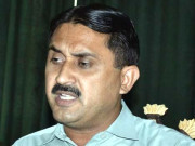 جمشید دستی نے حنا ربانی کھر کے حلقے میں جوتے پالش کرنے کا کھوکھا لگا لیا