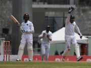 امپائر کے فیصلے پر ناگواری ویسٹ انڈین کوچ کو جرمانہ