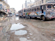 کھدی سڑکیں شہریوں کیلیے عذاب بن گئیں ٹریفک بھی جام رہنے لگا