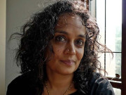 ارون دھتی رائے کو فوجی جیپ سے باندھا جائے بی جے پی