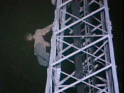 ملتان میں شادی نہ ہونے پر نوجوان موبائل  ٹاور سے کود گیا ہڈیاں ٹوٹ گئیں