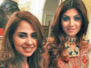 پاکستانی ڈیزائنر سائرہ نے برائیڈل شوٹ کیلیے شلپا شیٹی کی خدمات حاصل کرلیں