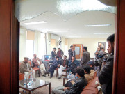 نوکریوں کیلیے جیالوں کاوفاقی وزیراحمد مختارکے دفتر پردھاوا 