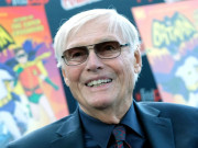 60 کی دہائی میں بیٹ مین کا کردار ادا کرنے والے ایڈم ویسٹ چل بسے