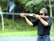 وائٹ ہاؤس نے صدراوباما کی فائرنگ کرتے تصویرجاری کردی