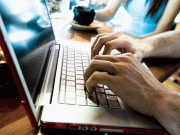 سوشل میڈیا سے نوجوان ذہنی دباؤ اور نفسیاتی عوارض کا شکار ہونے لگے