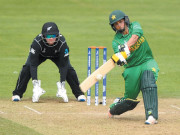 ثنا میر 100 میچز کھیلنے والی پہلی پاکستانی بن گئیں