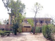 محکمہ تعلیم گلبرگ ٹائون کا دفتر خالی کردیا گیا لینڈ مافیا کے قبضے کا خدشہ 