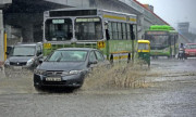 بھارت میں مون سون بارشوں سے ہلاکتیں 100 ہوگئیں