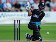 انگلش ٹی 20 بلاسٹ روز وائٹلے کے ایک اوور میں 6 چھکے