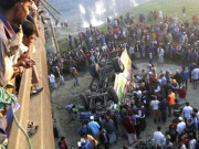 بنگلہ دیش میں بس حاد ثہ5خواتین سمیت 17 افراد ہلاک26 زخمی 