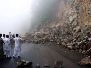 اسکردو میں 5 طالب علموں کی لاشیں 48 گھنٹے بعد بھی ملبے سے نہ نکالی جا سکیں