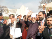 طاہر القادری کی وفاداری منقسم ہے آئینی ادارے پر حملہ نظرانداز نہیں کرسکتے سپریم کورٹ 