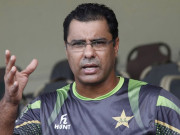 عمر اکمل کو رویہ بہتر بنانے کا موقع ملنا چاہیے وقار یونس