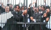 فیصل آباد ہائیکورٹ بنچ کے قیام کیلئے وکلاء کی عدالتوں میں تالہ بندی 