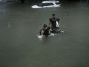 ٹیکساس میں سیلاب سے 5 لاکھ افراد متاثر ہلاکتیں 13 ہوگئیں