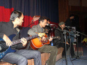 میوزیکل بینڈ سٹرینگز کی  آرٹس کونسل میں پرفارمنس  