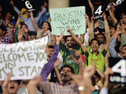 آزادی کپ سیریز کے پہلے میچ میں بااثر افراد آزادانہ من مانی کرتے رہے