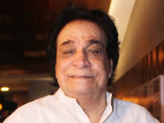 قادر خان چلنے پھرنے سے قاصر وہیل چیئر کے محتاج ہوگئے