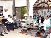 متحدہ کے وفد کی پگاراسے ملاقاتاے پی سی میں شرکت کی دعوت