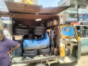 کراچی میں سڑکوں کی خستہ حالی موٹر سائیکلوں سواروں کے لیے عذاب بن گئی