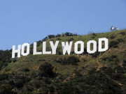 فلم میں رابرٹ ڈی نیرو اور ڈیان کیٹن مرکزی کردار ادا کر رہے ہیں. فوٹو اے ایف پی