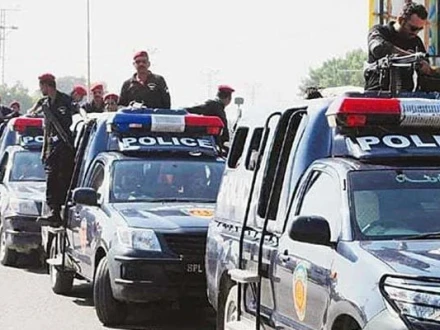 کراچی؛ پولیس کارروائیوں میں 6 ڈکیت  گرفتار، فائرنگ سے ایک شخص زخمی