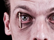 اگر آپ ایک گھنٹے تک پلکیں نہ جھپکائیں تو آپ کے ساتھ کیا ہوگا؟