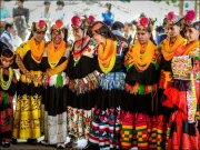 کیلاش وادی میں مذہبی تہوار چاؤموس کی بہاریں، سیاحوں کی آمد جاری