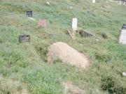 بھارت میں مسلمان میتیں گھروں میں دفن کرنے پر مجبور