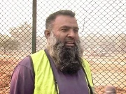 لاہور؛ 24سال سے شیروں کے ساتھ زندگی گزارنے والا کیئر ٹیکر