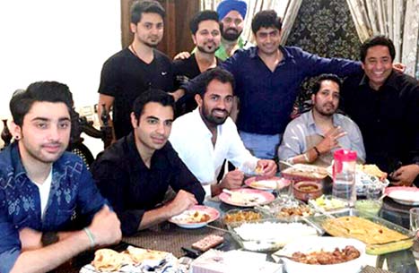 https://img.express.pk/media/images/Mika-singh4/Mika-singh4.webp