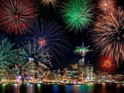 سالِ نو مبارک؛ 2026 کا رنگا رنگ آتش بازی سے شاندار استقبال، موسیقی اور رقص 