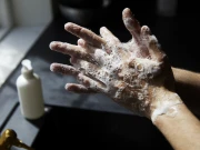 کیا صابن واقعی جراثیم ختم کرتا ہے؟ جواب ہاں بھی اور نہیں بھی