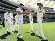 آسٹریلوی چیف سلیکٹر بھارتی ٹیم سے مصافحہ پر تنقید کی زد میں آگئے