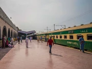 جعفر ایکسپریس حملہ؛ متاثرین کی معلومات کیلیے راولپنڈی ریلوے اسٹیشن پر ہیلپ ڈیسک قائم