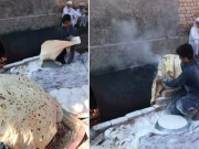 ویڈیو: پاکستانی نوجوان کی مہارت، کمبل کے سائز کی 12 فٹ گول روٹی بناکر سب کو حیران کردیا