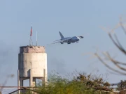 شام کے فضائی اڈے سے طیارے کی پُراسرار پرواز؛ کون کون ملک سے نکل گیا 