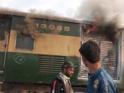 لاہور سے کراچی جانے والی تیزگام ایکسپریس ٹرین کی بوگی میں آتشزدگی