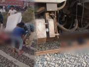 مہاراشٹرا میں آتشزدگی کی افواہ پر ٹرین سے اترنے والوں کو دوسری ریل نے کچل دیا، 12 ہلاک