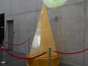 اربوں روپے مالیت کا طلائی کرسمس ٹری