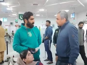 وزیرداخلہ کا نادرا سنٹر شملہ پہاڑی کا رات گئے اچانک دورہ، شہریوں سے مسائل دریافت کئے