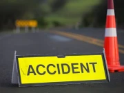 کراچی؛ سوزوکی پک اپ اور کار کے درمیان تصادم، ایک شخص جاں بحق 18 زخمی