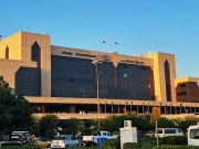 دھند کے باعث کراچی ایئر پورٹ سے پروازیں تاخیر کا شکار، دبئی ملتان کی پرواز کی جناح ٹرمینل پر لینڈنگ