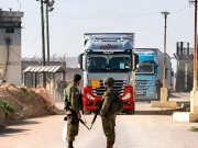 غزہ؛ اسرائیل کے زیر قبضہ علاقے میں خوراک سے لدے 98 امدادی ٹرکوں کو لوٹ لیا گیا 
